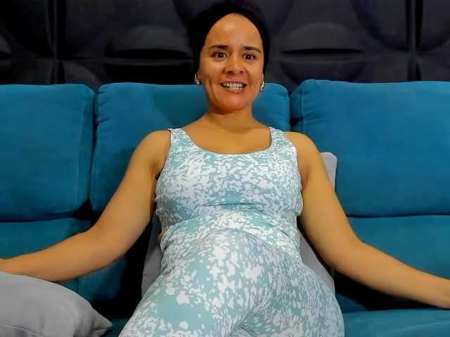 Samhotie's BongaCams show and profile