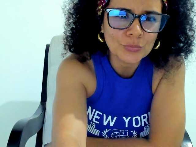 Samhotie's BongaCams show and profile