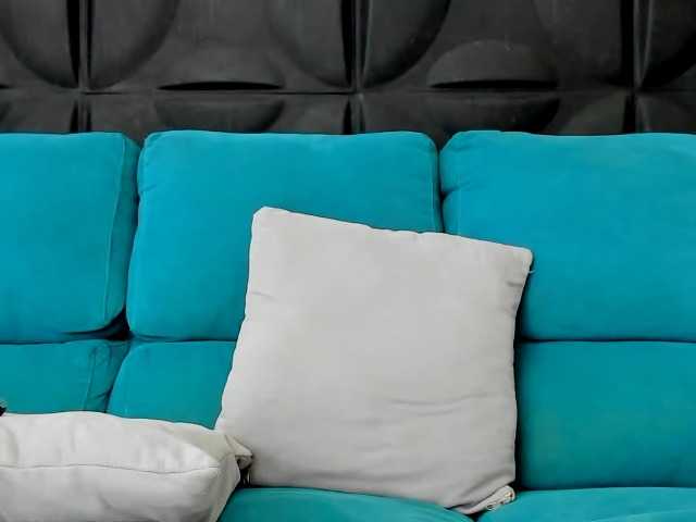 Samhotie's BongaCams show and profile