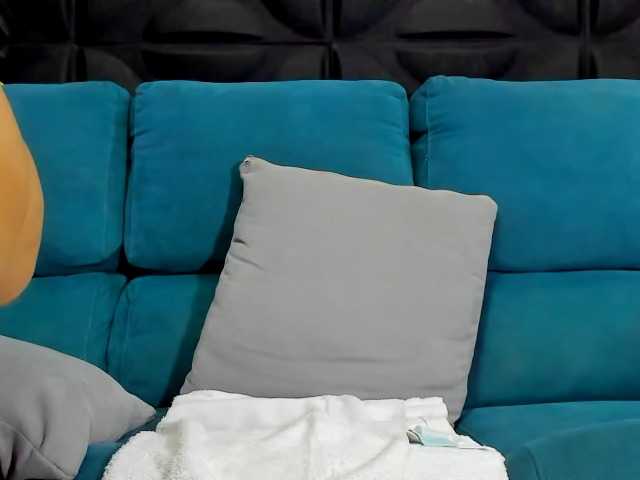 Samhotie's BongaCams show and profile