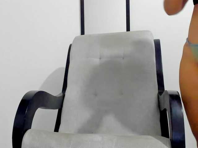 Samhotie's BongaCams show and profile