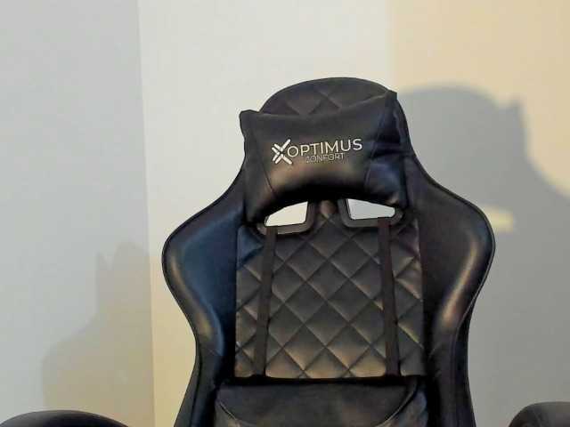 Samhotie's BongaCams show and profile