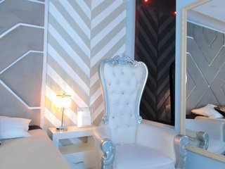 Emily-White Porn Show