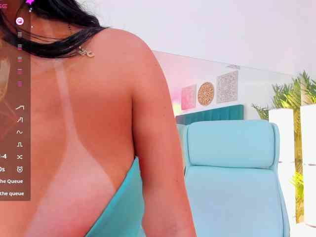 Emily-White webcam