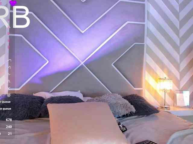 Emily-White webcam