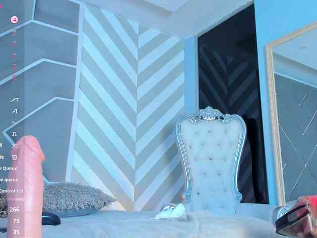 Emily-White Live Webcam on {site_name}