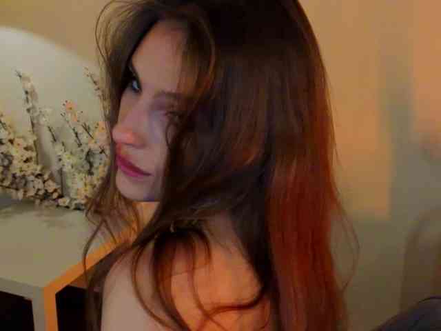 miachill Live Webcam on BongaCams