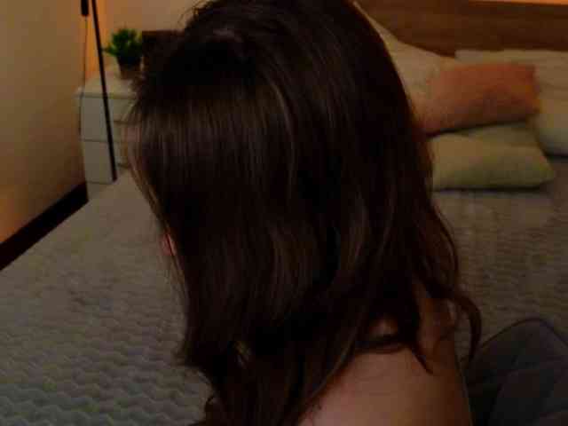 miachill Live Webcam on BongaCams