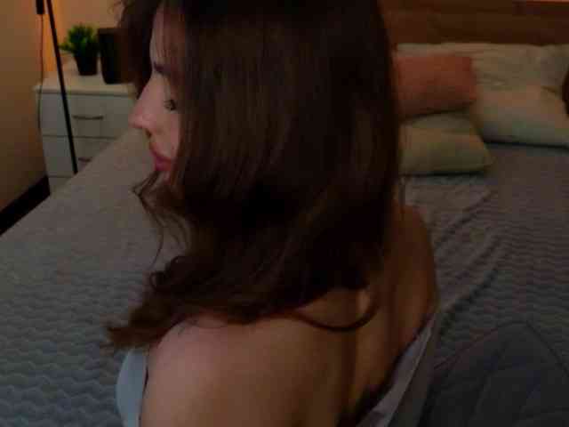 miachill Live Webcam on BongaCams