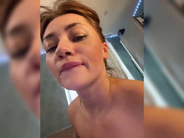 juicy-peachh's BongaCams show and profile