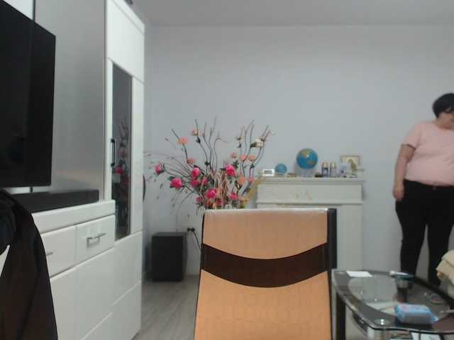 Emyllywhite's BongaCams show and profile