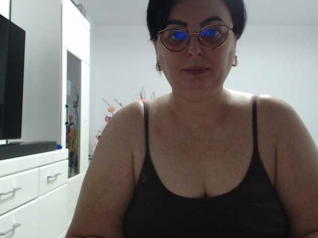 Emyllywhite from BongaCams