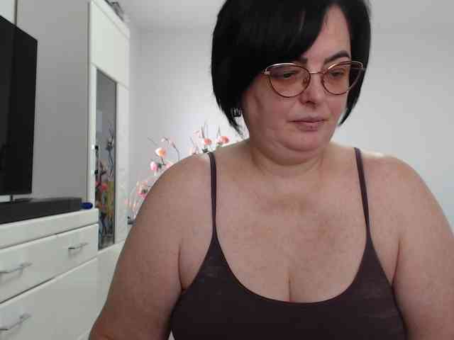 Emyllywhite webcam
