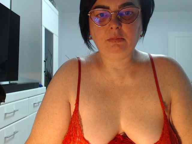 Emyllywhite webcam
