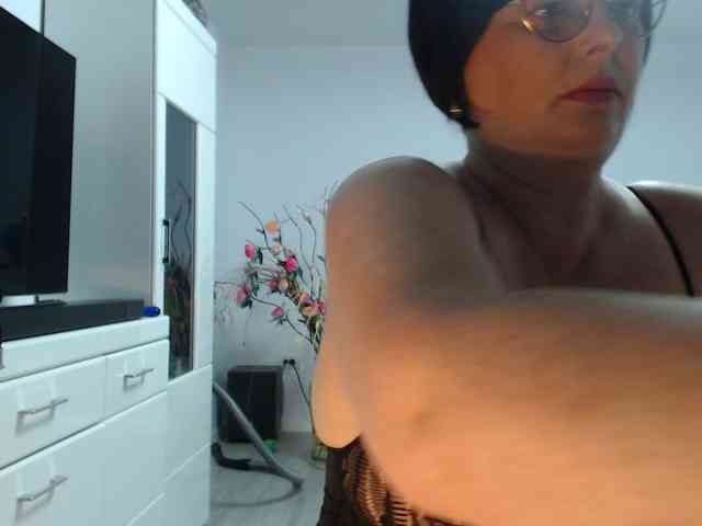 Emyllywhite Emyllywhite