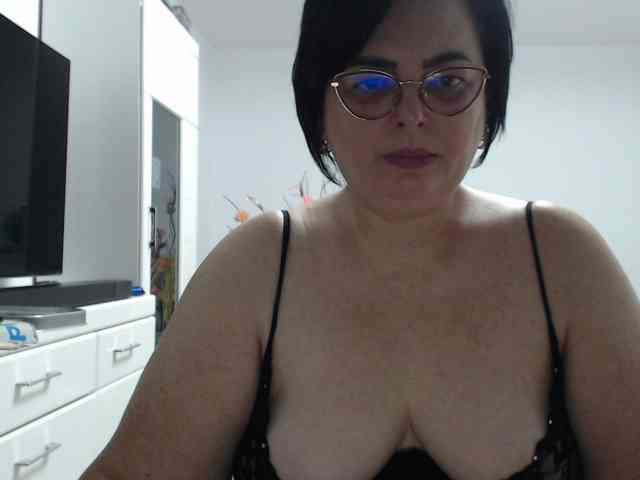 Emyllywhite webcam