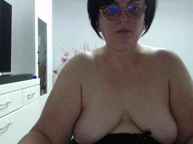 Emyllywhite webcam