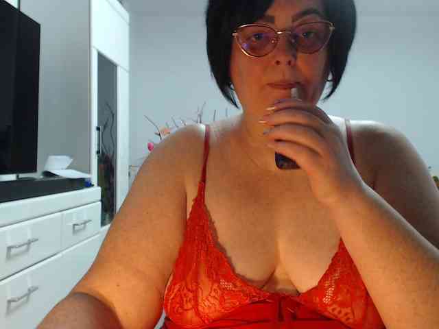 Emyllywhite webcam