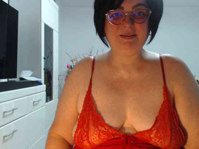 Emyllywhite webcam