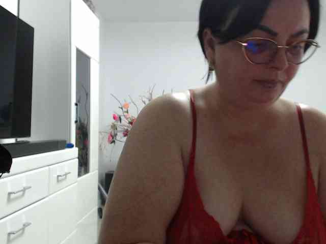 Emyllywhite webcam