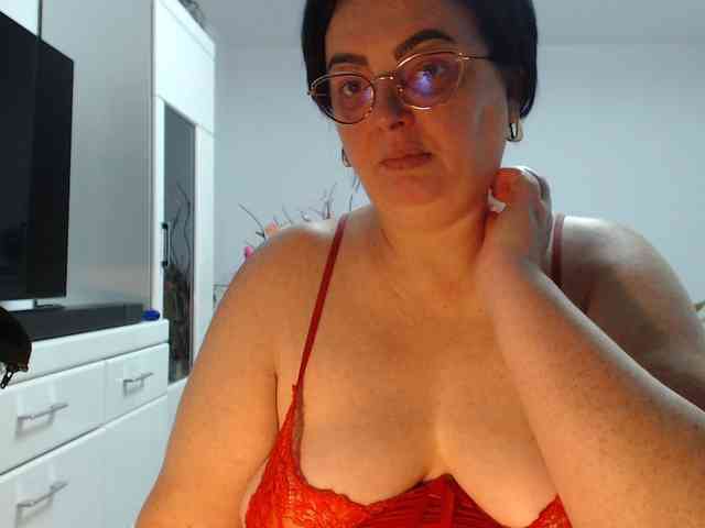 Emyllywhite webcam