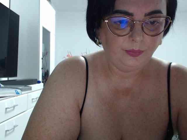 Emyllywhite webcam