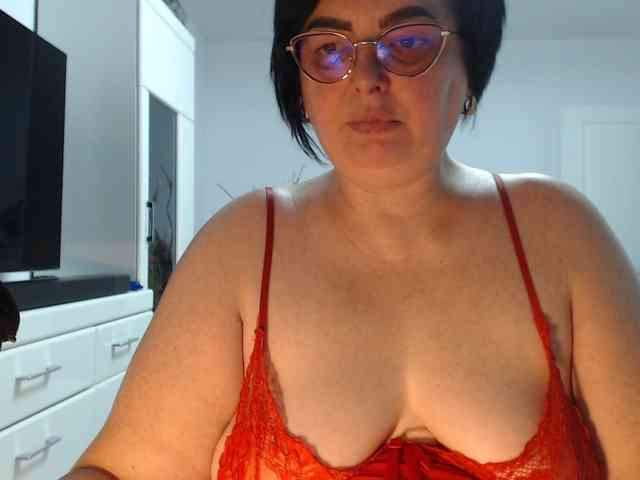 Emyllywhite webcam