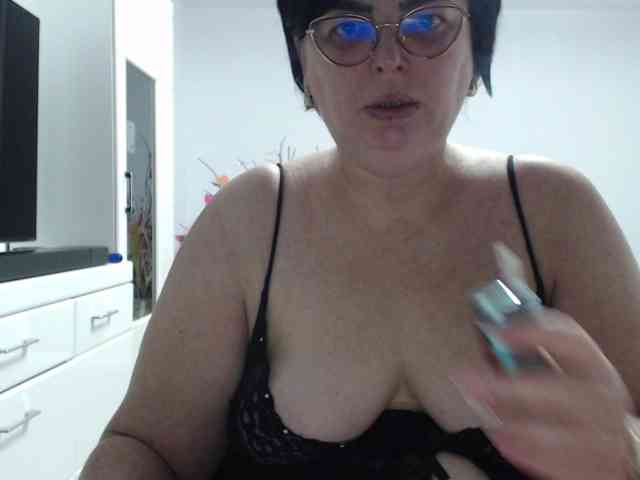 Emyllywhite webcam