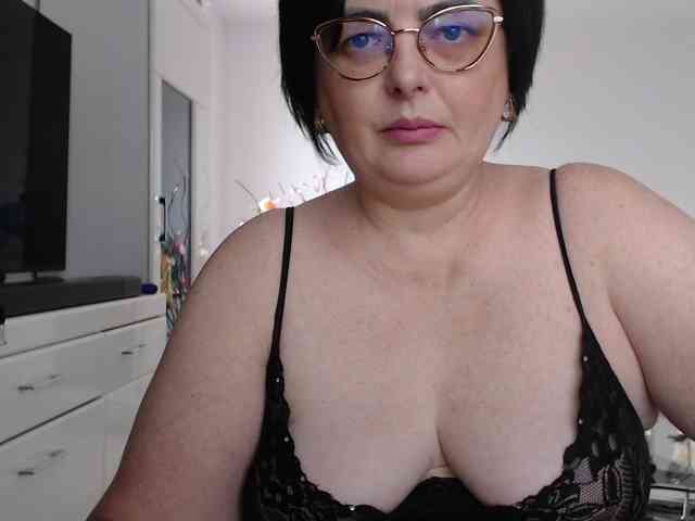 Emyllywhite Emyllywhite