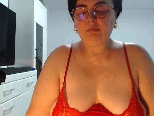 Emyllywhite webcam