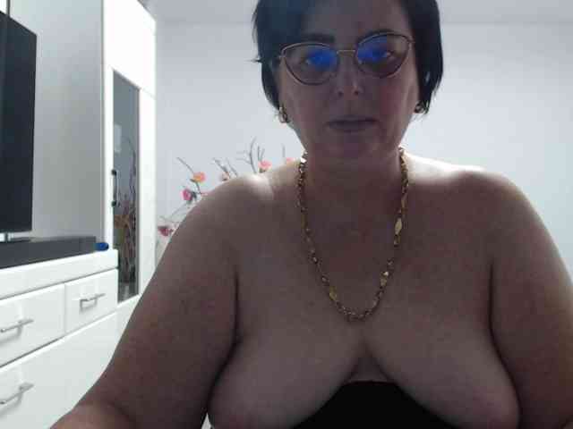 Emyllywhite webcam