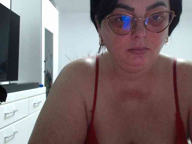 Emyllywhite webcam