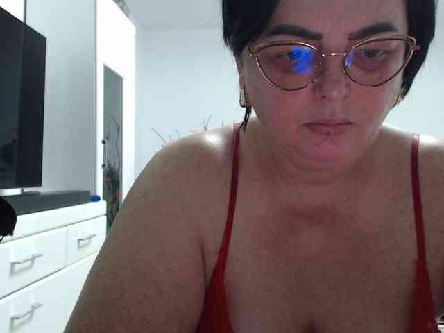 Emyllywhite webcam