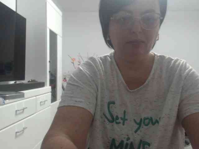 Emyllywhite webcam
