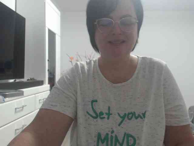 Emyllywhite webcam