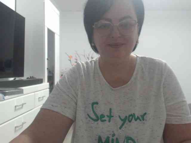 Emyllywhite webcam