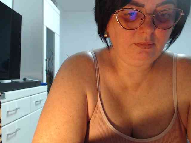 Emyllywhite webcam