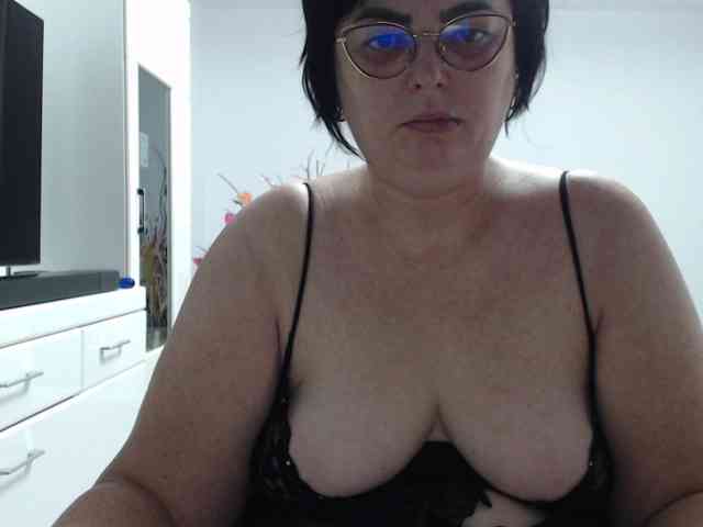 Emyllywhite webcam