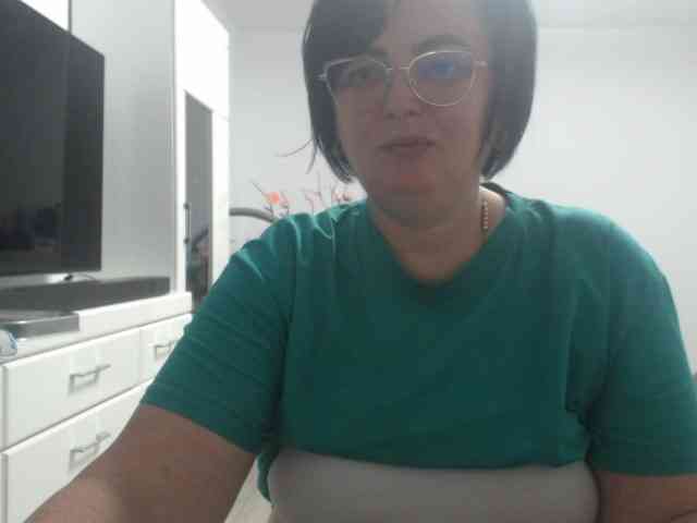 Emyllywhite webcam