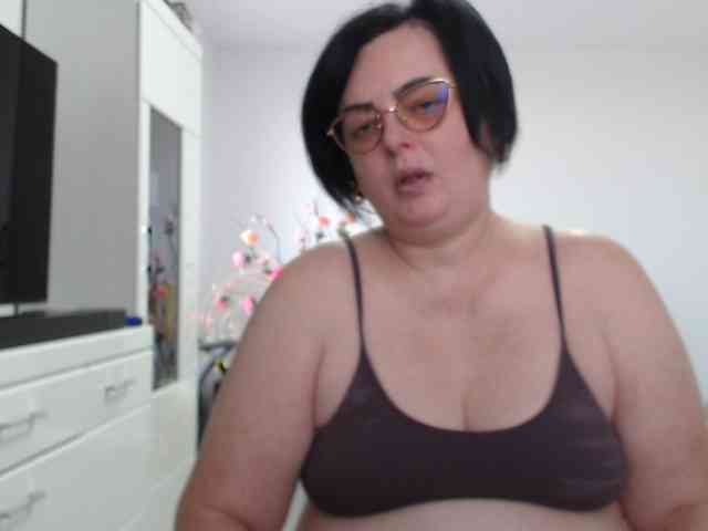 Emyllywhite webcam