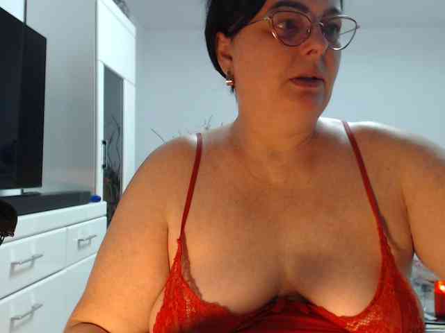 Emyllywhite webcam