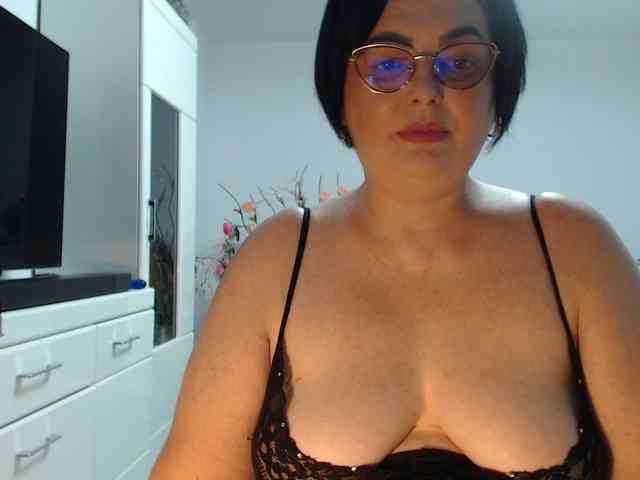 Emyllywhite webcam