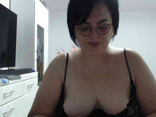 Emyllywhite webcam