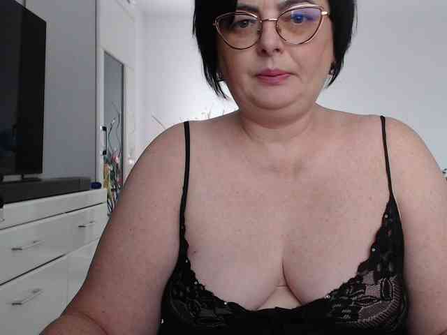 Emyllywhite Emyllywhite