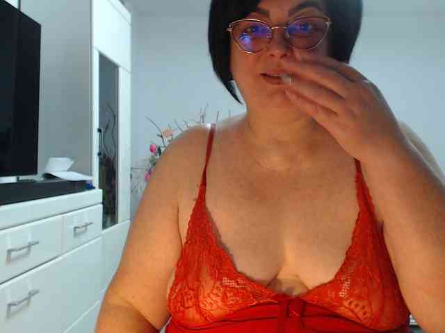 Emyllywhite webcam