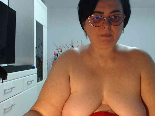 Emyllywhite webcam