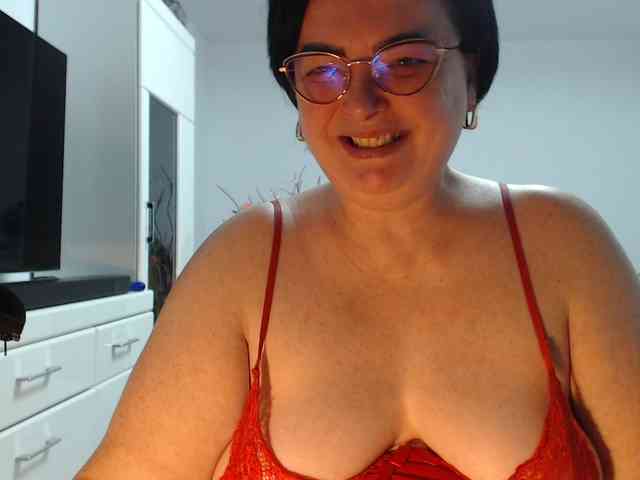 Emyllywhite webcam
