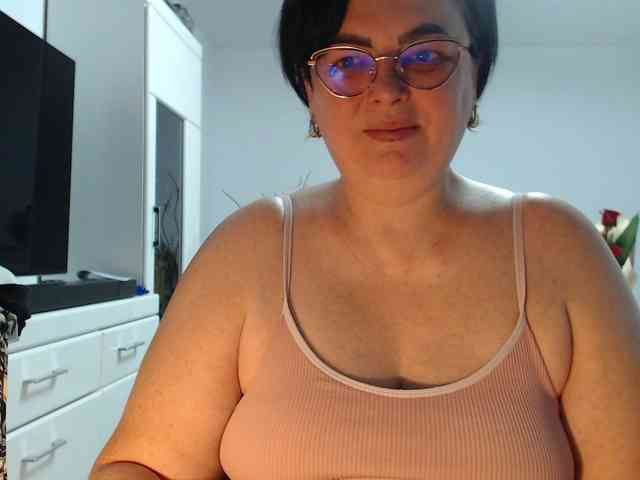 Emyllywhite webcam