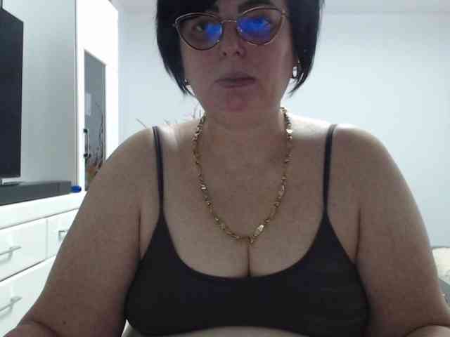Emyllywhite webcam