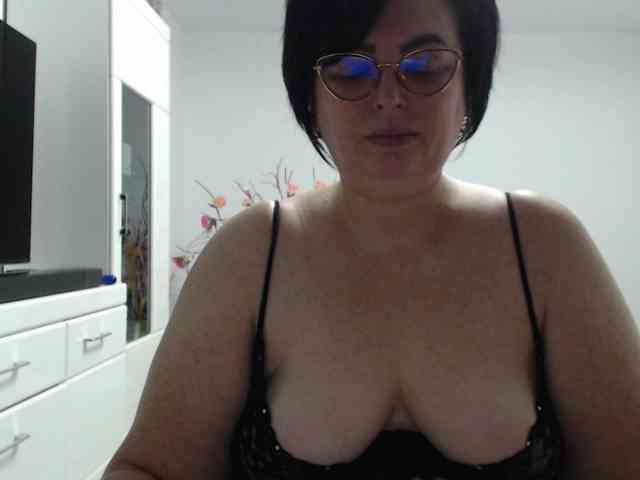 Emyllywhite webcam